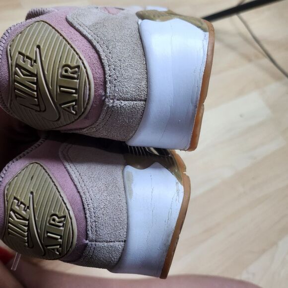 Nike Air Max 90 SE Particle Pink Sneakers - Picture 7 of 8